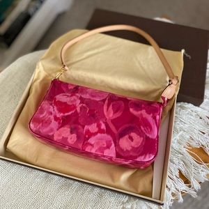 Louis Vuitton Monogram Vernis Ikat Pochette Accessoires in Fuchsia/Hot Pink
